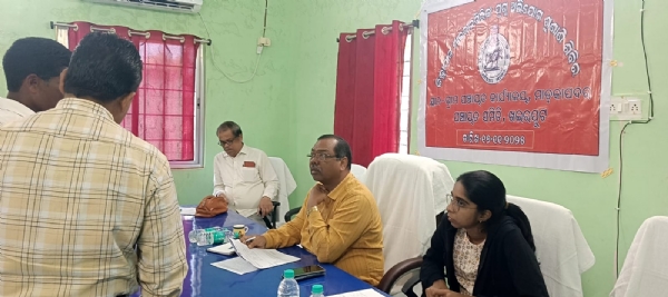 ମାଡ଼କାପଦର୍ ଠାରେ ଜିଲ୍ଲାପାଳଙ୍କ ଯୁଗ୍ମ ଅଭିଯୋଗ ଶୁଣାଣି ଶିବିର ମାଡ଼କାପଦର୍ ଠାରେ ଜିଲ୍ଲାପାଳଙ୍କ ଯୁଗ୍ମ ଅଭିଯୋଗ ଶୁଣାଣି ଶିବିର