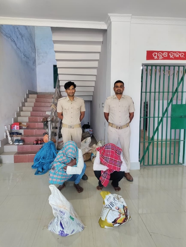 ଅବକାରୀ ଚଢ଼ାଉ ୨ ଗିରଫ ଅବକାରୀ ଚଢ଼ାଉ ୨ ଗିରଫ