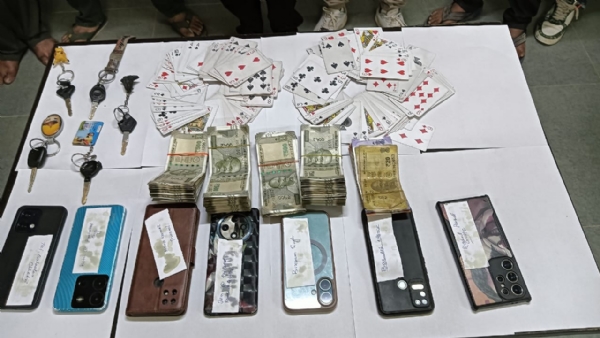 ବୁର୍ଲାର ଚର୍ଚ୍ଚିତ ଜୁଆ ଆସରରେ ପୋଲିସର ଚଢାଉ : ୭ ଜୁଆଡ଼ି ଗିରଫ