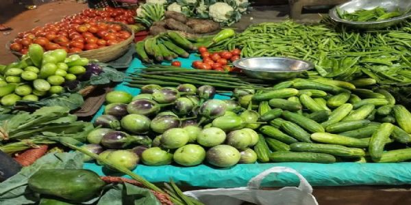 ପରିବା ଦର ଆକାଶ ଛୁଆଁ, ଖାଉଟି ହନ୍ତସନ୍ତ