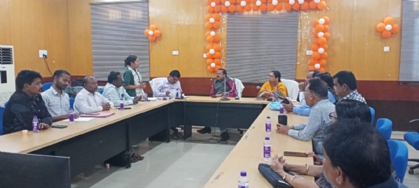 ସୁବର୍ଣ୍ଣ ଲୋକ ମହୋତ୍ସବ ଓ ରାଜ୍ୟ ସ୍ତରୀୟ ପଲ୍ଲୀଶ୍ରୀ ମେଳା - ୨୦୨୬ ଉପଲକ୍ଷେ ଶାକ୍ତସ୍ୱର ସ୍ମରଣିକା ପ୍ରକାଶନ କମିଟି ର ପ୍ରସ୍ତୁତି ବୈଠକ ଅନୁଷ୍ଠିତ। ସୁବର୍ଣ୍ଣ ଲୋକ ମହୋତ୍ସବ ଓ ରାଜ୍ୟ ସ୍ତରୀୟ ପଲ୍ଲୀଶ୍ରୀ ମେଳା - ୨୦୨୬ ଉପଲକ୍ଷେ ଶାକ୍ତସ୍ୱର ସ୍ମରଣିକା ପ୍ରକାଶନ କମିଟି ର ପ୍ରସ୍ତୁତି ବୈଠକ ଅନୁଷ୍ଠିତ।