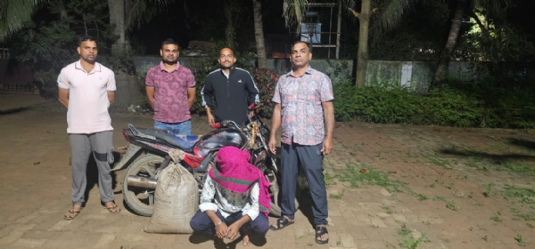 ଦେଶି ମଦ ଚାଲାଣ ବେଳେ  ଚଢାଉ, ଜଣେ ଗିରଫ