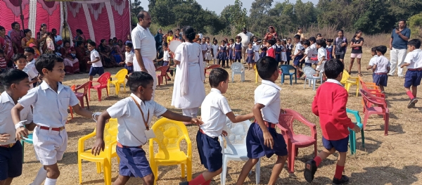 ସରସ୍ବତୀ ଶିଶୁ ବିଦ୍ୟା ଜ୍ଞାନ ମନ୍ଦିର, କଦମ ପଡାର ୪୧ତମ ବାର୍ଷିକ କ୍ରୀଡା ସମାରୋହ ଅନୁଷ୍ଠିତ। ସରସ୍ବତୀ ଶିଶୁ ବିଦ୍ୟା ଜ୍ଞାନ ମନ୍ଦିର, କଦମ ପଡାର ୪୧ତମ ବାର୍ଷିକ କ୍ରୀଡା ସମାରୋହ ଅନୁଷ୍ଠିତ।