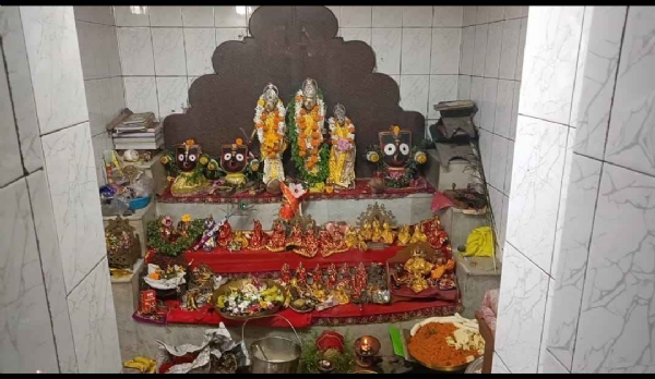 ଚତୁର୍ଦ୍ଦଶୀ ଅବସର ରେ ସୋନପୁର ମଝି ପଡା ଶ୍ରୀ ରାମଜୀ ମନ୍ଦିର ଠାରେ ଲକ୍ଷେ ଆଠ ଦୀପ ସମର୍ପଣ ଚତୁର୍ଦ୍ଦଶୀ ଅବସର ରେ ସୋନପୁର ମଝି ପଡା ଶ୍ରୀ ରାମଜୀ ମନ୍ଦିର ଠାରେ ଲକ୍ଷେ ଆଠ ଦୀପ ସମର୍ପଣ