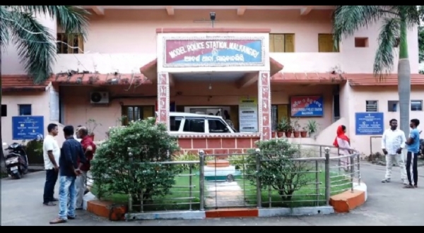 ମାଲକାନଗିରି ରେ ପୁଣି ଲଜ୍ଜା,ନାବାଳିକାଙ୍କୁ ମଦ ପିଆଇ ଦୁଷ୍କର୍ମ ଅଭିଯୋଗ ମାଲକାନଗିରି ରେ ପୁଣି ଲଜ୍ଜା,ନାବାଳିକାଙ୍କୁ ମଦ ପିଆଇ ଦୁଷ୍କର୍ମ ଅଭିଯୋଗ