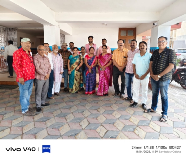 ସମ୍ବଲପୁରୀ ଭାଷାରେ ପ୍ରାଥମିକ ଶିକ୍ଷାଦାନ  ଦାବି