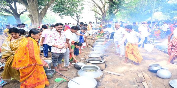 ବୁଦ୍ଧେଶ୍ଵର ମନ୍ଦିରରେ ବଡ଼ ଓଷା ପାଳିତ : ୩୦୦ ହଣ୍ଡା ଭଣ୍ଡାର ଭୋଗ ଲାଗିଲା