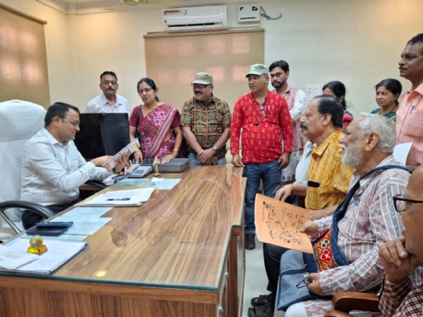 ସମ୍ବଲପୁରୀ ଭାଷାରେ ପ୍ରାଥମିକ ଶିକ୍ଷାଦାନ  ଦାବି