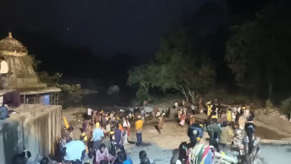 ପବିତ୍ର କାର୍ତ୍ତିକ ପୂର୍ଣ୍ଣିମାରେ ଗୁପ୍ତେଶ୍ୱର ନଦୀ ଘାଟରେ ଶ୍ରଦ୍ଧାଳଙ୍କ ଭିଡ ପବିତ୍ର କାର୍ତ୍ତିକ ପୂର୍ଣ୍ଣିମାରେ ଗୁପ୍ତେଶ୍ୱର ନଦୀ ଘାଟରେ ଶ୍ରଦ୍ଧାଳଙ୍କ ଭିଡ