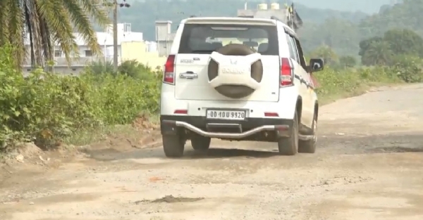 କୋଲାବ ଜଳସେଚନ ବିଭାଗ ର ଆଉ ଏକ ବଡ ଦୁର୍ନୀତି ର ଚିତ୍ର ସରକାରୀ ଟଙ୍କା ଦୁଇ ବର୍ଷ ନ ଯାଉଣୁ ରାସ୍ତାରୁ ହଜିଗଲାଣି ପିଚୁ କୋଲାବ ଜଳସେଚନ ବିଭାଗ ର ଆଉ ଏକ ବଡ ଦୁର୍ନୀତି ର ଚିତ୍ର ସରକାରୀ ଟଙ୍କା ଦୁଇ ବର୍ଷ ନ ଯାଉଣୁ ରାସ୍ତାରୁ ହଜିଗଲାଣି ପିଚୁ