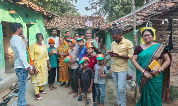 ଦେବଗଡ଼ ଜିଲ୍ଲା ଲଇମୁରା ପଞ୍ଚାୟତ ସରପଞ୍ଚଙ୍କ ଆକର୍ଷଣୀୟ ନୀର୍ବିଚନୀ ପ୍ରଚାର ଦେବଗଡ଼ ଜିଲ୍ଲା ଲଇମୁରା ପଞ୍ଚାୟତ ସରପଞ୍ଚଙ୍କ ଆକର୍ଷଣୀୟ ନୀର୍ବିଚନୀ ପ୍ରଚାର