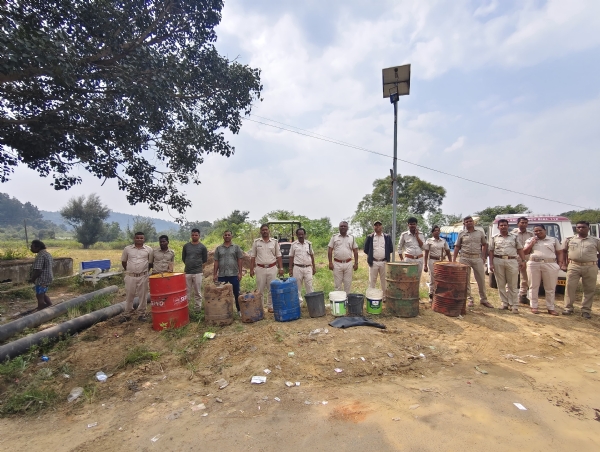 କଳାଗୁଡା ଜଙ୍ଗଲରେ ଅବକାରି ଚଢାଉ କଳାଗୁଡା ଜଙ୍ଗଲରେ ଅବକାରି ଚଢାଉ