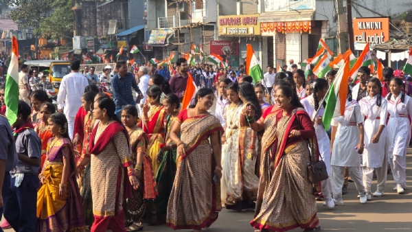 ସିଟି ହାଇସ୍କୁଲ ତରଫରୁ ଶୋଭାଯାତ୍ରା ସିଟି ହାଇସ୍କୁଲ ତରଫରୁ ଶୋଭାଯାତ୍ରା