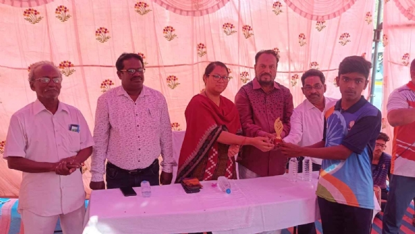 ପୂର୍ବତନ ବିଧାୟକ ତଥା ସୋନପୁର ର ବାଇମୁଣ୍ଡି କୁହା ଯାଉଥିବା ସ୍ୱର୍ଗତ କୁନ୍ଦୁରୁ କୁଶଳ ଙ୍କ ୧୮ ତମ ଶ୍ରାଦ୍ଧ ବାର୍ଷିକୀ ପାଳନ ପୂର୍ବତନ ବିଧାୟକ ତଥା ସୋନପୁର ର ବାଇମୁଣ୍ଡି କୁହା ଯାଉଥିବା ସ୍ୱର୍ଗତ କୁନ୍ଦୁରୁ କୁଶଳ ଙ୍କ ୧୮ ତମ ଶ୍ରାଦ୍ଧ ବାର୍ଷିକୀ ପାଳନ