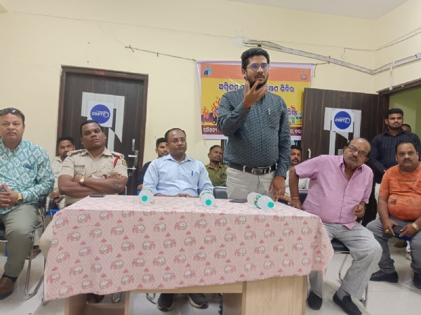 ଘରୋଇ ଓ ସରକାରୀ ବସ୍ ଏବଂ ସ୍କୁଲ ବସ କର୍ମଚାରୀ ଙ୍କୁ ଅଗ୍ନି ନିରାପତ୍ତା ତାଲିମ ଘରୋଇ ଓ ସରକାରୀ ବସ୍ ଏବଂ ସ୍କୁଲ ବସ କର୍ମଚାରୀ ଙ୍କୁ ଅଗ୍ନି ନିରାପତ୍ତା ତାଲିମ