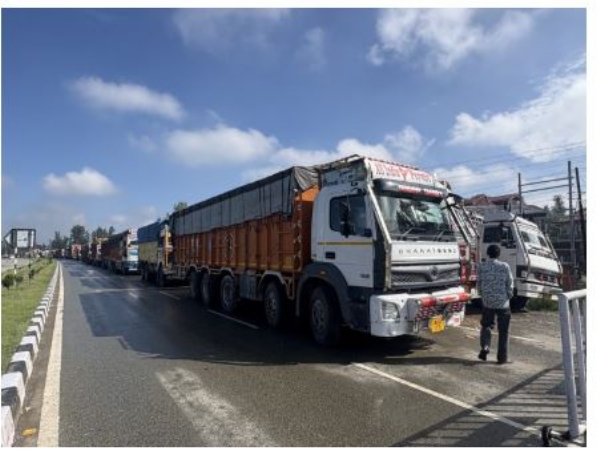 Jammu-Srinagar National Highway opened for traffic Jammu-Srinagar National Highway opened for traffic