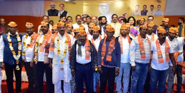 ୍ିୁନଵ୍ିୂପରୁବହକ ୍ିୁନଵ୍ିୂପରୁବହକ