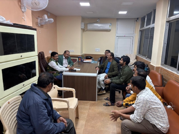 ଆୟୁଷ ଡ଼ାକ୍ତରୀ ଛାତ୍ର ମାନଙ୍କ ଆନ୍ଦୋଳନ ପ୍ରତିଶ୍ରୁତି ପରେ ସ୍ତଗିତ ହେଲା * ୮ଗୋଟି ଯାକ ଦାବିକୁ ନ୍ୟାର୍ଯ୍ୟ ବୋଲି କହି ସ୍ବାସ୍ଥ୍ୟମନ୍ତ୍ରୀ ଖୁବ୍ ଶୀଘ୍ର ପୂରଣ କରିବାକୁ ପ୍ରତିଶୃତି ଦେଲେ l ଆୟୁଷ ଡ଼ାକ୍ତରୀ ଛାତ୍ର ମାନଙ୍କ ଆନ୍ଦୋଳନ ପ୍ରତିଶ୍ରୁତି ପରେ ସ୍ତଗିତ ହେଲା * ୮ଗୋଟି ଯାକ ଦାବିକୁ ନ୍ୟାର୍ଯ୍ୟ ବୋଲି କହି ସ୍ବାସ୍ଥ୍ୟମନ୍ତ୍ରୀ ଖୁବ୍ ଶୀଘ୍ର ପୂରଣ କରିବାକୁ ପ୍ରତିଶୃତି ଦେଲେ l