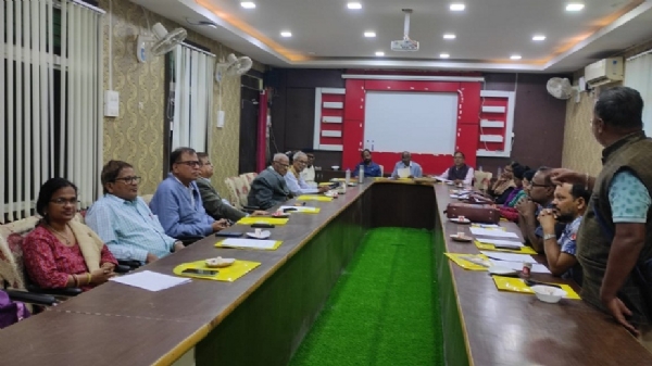 କେନ୍ଦ୍ରାପଡା କଲେଜ ଜମି ପାଇଁ ପୁରାତନ ଛାତ୍ର ସଂସଦ ବୈଠକରେ ଉଦ୍ବେଗ କେନ୍ଦ୍ରାପଡା କଲେଜ ଜମି ପାଇଁ ପୁରାତନ ଛାତ୍ର ସଂସଦ ବୈଠକରେ ଉଦ୍ବେଗ