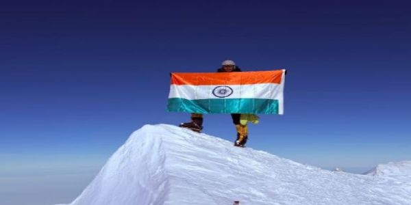 ସିକ୍କିମର ପର୍ବତାରୋହୀ ମନୀତା ପ୍ରଧାନ ଆଣ୍ଟାର୍କଟିକାର ସବୁଠୁ     ଉଚ୍ଚ ଶିଖର ମାଉଂଟ ଭିନ୍ସନ ମ୍ୟାସିଫ ଚଢିଲେ