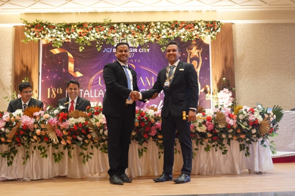 ଜେସିଆଇ ବଲାଙ୍ଗିର ସିଟିର ୧୮ତମ ଶପଥ ଗ୍ରହଣ ସମାରୋହ, ୨୫ ନୂତନ ସଦସ୍ୟ ନେଲେ ସଦସ୍ୟତା ଶପଥ ଜେସିଆଇ ବଲାଙ୍ଗିର ସିଟିର ୧୮ତମ ଶପଥ ଗ୍ରହଣ ସମାରୋହ, ୨୫ ନୂତନ ସଦସ୍ୟ ନେଲେ ସଦସ୍ୟତା ଶପଥ