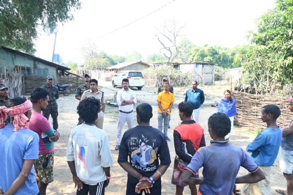 ଶାନ୍ତି ବଜାୟ ରଖିବାକୁ ଅପିଲ କଲେ ଜିଲ୍ଲାପାଳ ଓ ଏସପି ରାଖାଲଗୁଡା, ମାରିୱାଡ଼ା, ନିଲିଗୁଡ଼ା ଓ ଏମଭି ୧୮ ଗ୍ରାମବାସୀଙ୍କ ଶାନ୍ତି ବଜାୟ ରଖିବାକୁ ଅପିଲ କଲେ ଜିଲ୍ଲାପାଳ ଓ ଏସପି ରାଖାଲଗୁଡା, ମାରିୱାଡ଼ା, ନିଲିଗୁଡ଼ା ଓ ଏମଭି ୧୮ ଗ୍ରାମବାସୀଙ୍କ