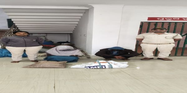 ଦେଶି ମଦ ଚାଲାଣ ବେଳେ ଚଢଉ, ୨ ଗିରଫ