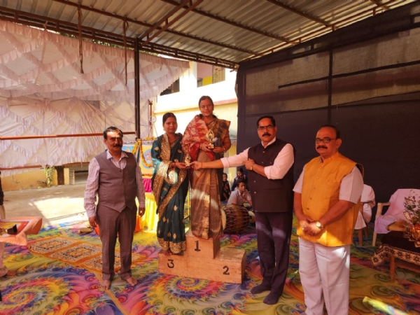 କଦମପଡା ଶିଶୁ ମନ୍ଦିରରେ “ପ୍ରତିଭା ସମ୍ମାନ” ସମାରୋହ କଦମପଡା ଶିଶୁ ମନ୍ଦିରରେ “ପ୍ରତିଭା ସମ୍ମାନ” ସମାରୋହ