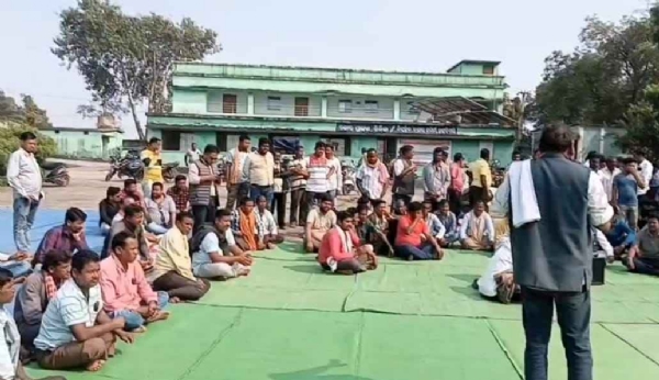 ଧାନ ବିକ୍ରି ସମସ୍ୟା ନେଇ ଗର୍ଜିଲେ ଚାଷୀ,ଜିଲ୍ଲାପାଳଙ୍କୁ ଦାବିପତ୍ର ପ୍ରଦାନ ଧାନ ବିକ୍ରି ସମସ୍ୟା ନେଇ ଗର୍ଜିଲେ ଚାଷୀ,ଜିଲ୍ଲାପାଳଙ୍କୁ ଦାବିପତ୍ର ପ୍ରଦାନ