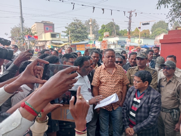 ୭ ଦଫା ଦାବି ନେଇ ଜିଲ୍ଲା କୃଷକ ସଂଘ ପକ୍ଷରୁ ଜିଲ୍ଲାପାଳ କାର୍ଯ୍ୟାଳୟରେ ବିକ୍ଷୋଭ ପ୍ରଦର୍ଶନ