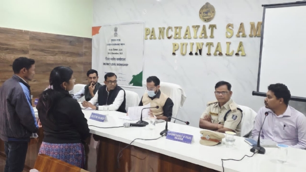 ପୁଇଁନ୍ତଲା ବ୍ଲକରେ ଜିଲ୍ଲା ପ୍ରଶାସନର ଯୁଗ୍ମ ଜନ-ଅଭିଯୋଗ ଶୁଣାଣୀ ପୁଇଁନ୍ତଲା ବ୍ଲକରେ ଜିଲ୍ଲା ପ୍ରଶାସନର ଯୁଗ୍ମ ଜନ-ଅଭିଯୋଗ ଶୁଣାଣୀ