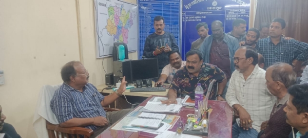 ଯୋଗାଣ ଅଧିକାରୀଙ୍କୁ ଭେଟିଲେ ମିଲର ସ˚ଘ ମିଲର ଉଠାଇବେ ଝୋଟ ଅଖାରେ ଧାନ