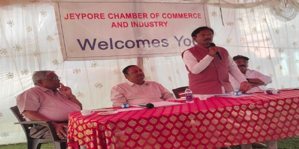 ଚାମ୍ବର ଅଫ କମର୍ସ ପକ୍ଷରୁ ନବରଙ୍ଗପୁର ସାପ୍ସସଦଙ୍କୁ ଦାବିପତ୍ର ପ୍ରଦାନ