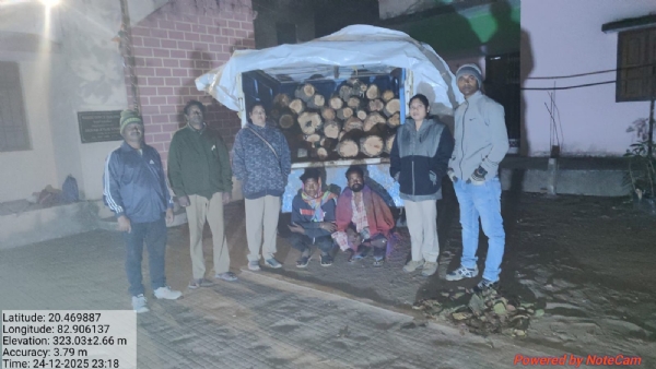 ଖଇର କାଠ ସହିତ ଗାଡ଼ି ଜବତ ଖଇର କାଠ ସହିତ ଗାଡ଼ି ଜବତ