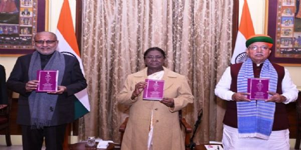 ସାନ୍ତାଳୀ ଭାଷାରେ ଭାରତର ସମ୍ବିଧାନ     ପ୍ରକାଶନକୁ ପ୍ରଶଂସା କଲେ ପିଏମ ମୋଦି