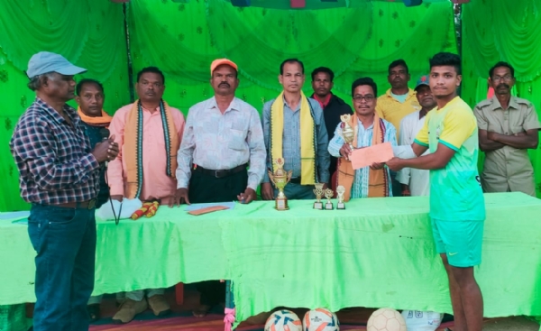 ଖୁଟୁଣାପାଣି କପ ଫୁଟବଳ ପ୍ରତିଯୋଗିତା ଉଦଯାପିତ- ରେଙ୍ଗଟାସିଲ ବିଜୟୀ | ଖୁଟୁଣାପାଣି କପ ଫୁଟବଳ ପ୍ରତିଯୋଗିତା ଉଦଯାପିତ- ରେଙ୍ଗଟାସିଲ ବିଜୟୀ |