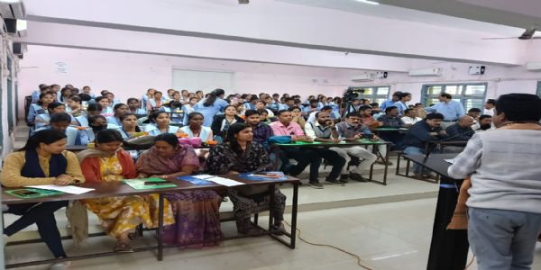 ସମ୍ବଲପୁର ଲୋକ ମହୋତ୍ସବ : ପଶ୍ଚିମ ଓଡିଶାର କୃଷିଭିତିକ ଯାତ୍ରା ଓ ପର୍ବ ପର୍ବାଣୀ ସମ୍ପର୍କିତ ଆଲୋଚନାଚକ୍ର