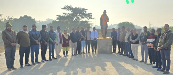 ପୂଣ୍ୟ ତିଥିରେ ଗୁରୁ ସତ୍ୟନାରାୟଣଙ୍କୁ ଶ୍ରଦ୍ଧାଞ୍ଜଳି: ବିଭିନ୍ନ ଅନୁଷ୍ଠାନ ଏବଂ ବ୍ୟକ୍ତି ବିଶେଷଙ୍କ ପକ୍ଷରୁ ମାଲ୍ୟାର୍ପଣ