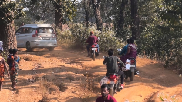 ଦଣ୍ଡାଵାଡି ପଂଚାୟତରେ ପାଞ୍ଚ ଟି ଗାଁ କୁ ପକ୍କା ରାସ୍ତା ନାହିଁ ଅସୁବିଧା ର ସମ୍ମୁଖୀନ ହେଉଛନ୍ତି ଗ୍ରାମବାସୀ ଦଣ୍ଡାଵାଡି ପଂଚାୟତରେ ପାଞ୍ଚ ଟି ଗାଁ କୁ ପକ୍କା ରାସ୍ତା ନାହିଁ ଅସୁବିଧା ର ସମ୍ମୁଖୀନ ହେଉଛନ୍ତି ଗ୍ରାମବାସୀ