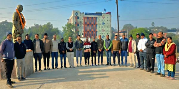 ପୂଣ୍ୟ ତିଥିରେ ଗୁରୁ ସତ୍ୟନାରାୟଣଙ୍କୁ ଶ୍ରଦ୍ଧାଞ୍ଜଳି: ବିଭିନ୍ନ ଅନୁଷ୍ଠାନ ଏବଂ ବ୍ୟକ୍ତି ବିଶେଷଙ୍କ ପକ୍ଷରୁ ମାଲ୍ୟାର୍ପଣ