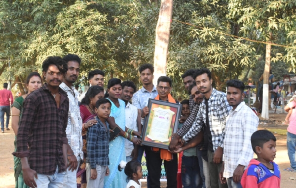 ନିଆରା ଢଙ୍ଗରେ ବନ୍ଧୁ ମିଳନ