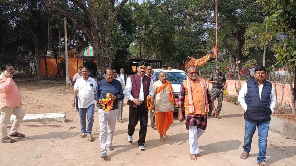 ମା ସୁରେଶ୍ଵରୀ ଙ୍କ ମନ୍ଦିର ପ୍ରାଙ୍ଗଣ ରେ ପୁଷ୍ପ ଉଦ୍ୟାନ ଓ ବୃକ୍ଷ ରୋପଣ କାର୍ଯ୍ଯ କ୍ରମ ମା ସୁରେଶ୍ଵରୀ ଙ୍କ ମନ୍ଦିର ପ୍ରାଙ୍ଗଣ ରେ ପୁଷ୍ପ ଉଦ୍ୟାନ ଓ ବୃକ୍ଷ ରୋପଣ କାର୍ଯ୍ଯ କ୍ରମ