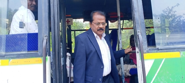 ସୁବର୍ଣ୍ଣପୁର ଜିଲ୍ଲାର ବରିଷ୍ଠ ନାଗରିକ ତୀର୍ଥ ଯାତ୍ରା ଯୋଜନାରେ ସୁବର୍ଣ୍ଣପୁର ଜିଲ୍ଲାର ୫୨ ଜଣ ବରିଷ୍ଠ ନାଗରିକଙ୍କ ରାମେଶ୍ବର - ମଦୁରାଇ ଅଭିମୁଖେ ତୀର୍ଥ ଯାତ୍ରା ଶୁଭାରମ୍ଭ। ସୁବର୍ଣ୍ଣପୁର ଜିଲ୍ଲାର ବରିଷ୍ଠ ନାଗରିକ ତୀର୍ଥ ଯାତ୍ରା ଯୋଜନାରେ ସୁବର୍ଣ୍ଣପୁର ଜିଲ୍ଲାର ୫୨ ଜଣ ବରିଷ୍ଠ ନାଗରିକଙ୍କ ରାମେଶ୍ବର - ମଦୁରାଇ ଅଭିମୁଖେ ତୀର୍ଥ ଯାତ୍ରା ଶୁଭାରମ୍ଭ।