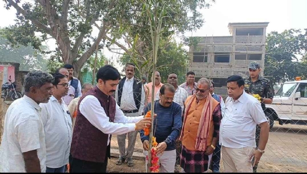 ମା ସୁରେଶ୍ଵରୀ ଙ୍କ ମନ୍ଦିର ପ୍ରାଙ୍ଗଣ ରେ ପୁଷ୍ପ ଉଦ୍ୟାନ ଓ ବୃକ୍ଷ ରୋପଣ କାର୍ଯ୍ଯ କ୍ରମ ମା ସୁରେଶ୍ଵରୀ ଙ୍କ ମନ୍ଦିର ପ୍ରାଙ୍ଗଣ ରେ ପୁଷ୍ପ ଉଦ୍ୟାନ ଓ ବୃକ୍ଷ ରୋପଣ କାର୍ଯ୍ଯ କ୍ରମ