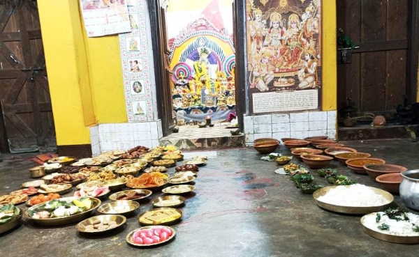 ରାଧା ମାଧବ ମନ୍ଦିରରେ ଲାଗି ହେଲା ୧୦୮ ଭୋଗ ରାଧା ମାଧବ ମନ୍ଦିରରେ ଲାଗି ହେଲା ୧୦୮ ଭୋଗ