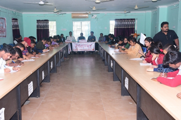 ସୁବର୍ଣ୍ଣପୁର ଠାରେ ବିକଶିତ ଭାରତ ଯୁବ ନେତୃତ୍ବ ସଂଳାପ - ୨୦୨୬ ଯୁବୋତ୍ସବ ପାଳିତ। ସୁବର୍ଣ୍ଣପୁର ଠାରେ ବିକଶିତ ଭାରତ ଯୁବ ନେତୃତ୍ବ ସଂଳାପ - ୨୦୨୬ ଯୁବୋତ୍ସବ ପାଳିତ।