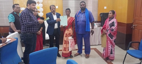 ସୁବର୍ଣ୍ଣପୁର ଜିଲ୍ଲାର ଆଦିବାସୀ ସମ୍ପ୍ରଦାୟ ଜନସାଧାରଣଙ୍କ ସ୍ଵତନ୍ତ୍ର ଅଭିଯୋଗ ଶୁଣାଣି ଶିବିର ଅନୁଷ୍ଠିତ। ସୁବର୍ଣ୍ଣପୁର ଜିଲ୍ଲାର ଆଦିବାସୀ ସମ୍ପ୍ରଦାୟ ଜନସାଧାରଣଙ୍କ ସ୍ଵତନ୍ତ୍ର ଅଭିଯୋଗ ଶୁଣାଣି ଶିବିର ଅନୁଷ୍ଠିତ।