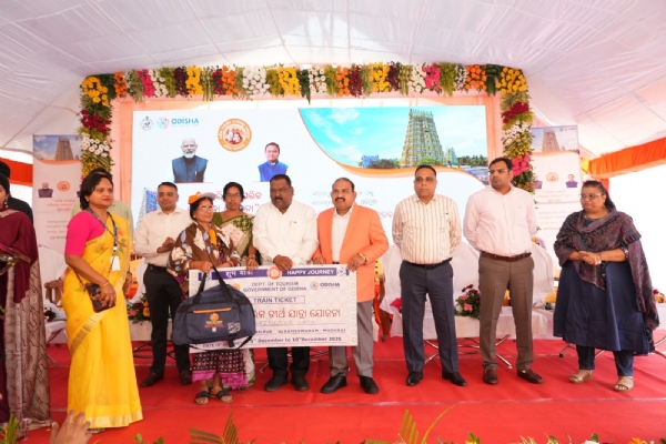 ସମ୍ବଲପୁରରୁ ରାମେଶ୍ଵରମ-ମଦୁରାଇ ଅଭିମୁଖେ ବରିଷ୍ଠ ନାଗରିକ ତୀର୍ଥଯାତ୍ରା ଟ୍ରେନ୍‌ ଶୁଭାରମ୍ଭ