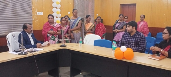 ସୁବର୍ଣ୍ଣପୁର ଜିଲ୍ଲାର ଆଦିବାସୀ ସମ୍ପ୍ରଦାୟ ଜନସାଧାରଣଙ୍କ ସ୍ଵତନ୍ତ୍ର ଅଭିଯୋଗ ଶୁଣାଣି ଶିବିର ଅନୁଷ୍ଠିତ। ସୁବର୍ଣ୍ଣପୁର ଜିଲ୍ଲାର ଆଦିବାସୀ ସମ୍ପ୍ରଦାୟ ଜନସାଧାରଣଙ୍କ ସ୍ଵତନ୍ତ୍ର ଅଭିଯୋଗ ଶୁଣାଣି ଶିବିର ଅନୁଷ୍ଠିତ।