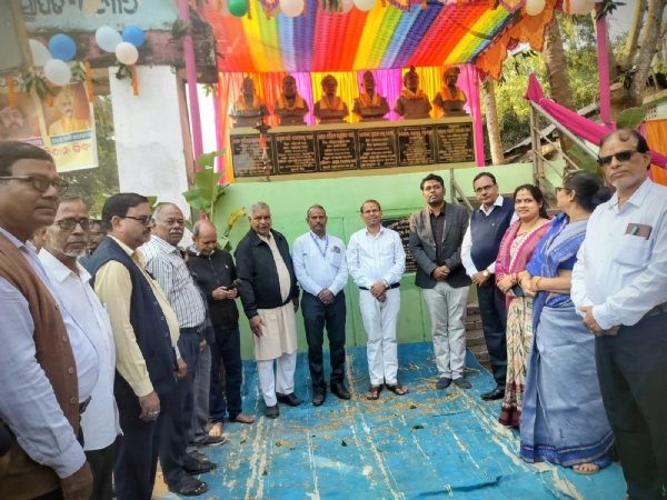 ମହାପୁରୁଷଙ୍କ ପ୍ରତିମୂର୍ତ୍ତି ଉନ୍ମୋଚନ ମହାପୁରୁଷଙ୍କ ପ୍ରତିମୂର୍ତ୍ତି ଉନ୍ମୋଚନ